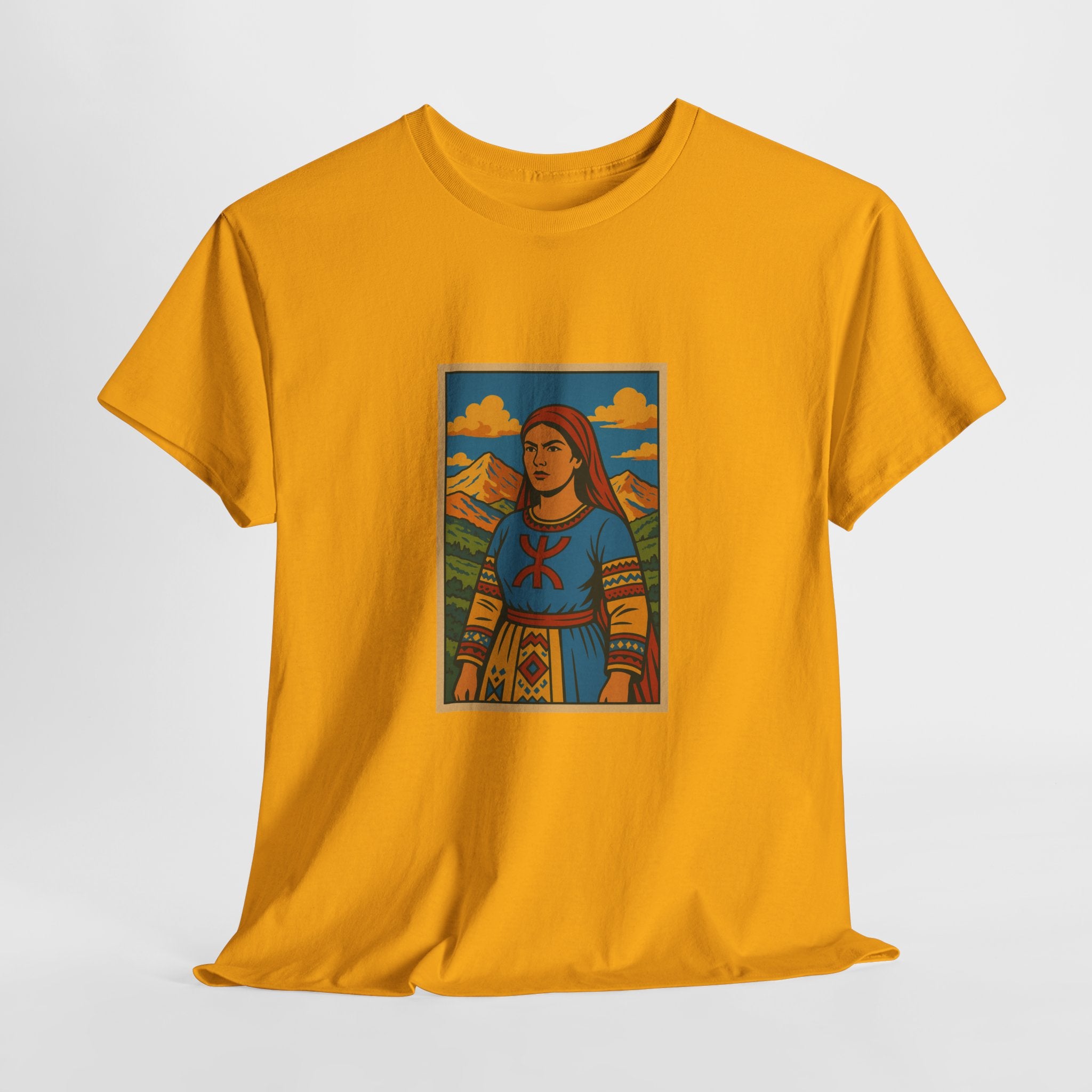 T-shirt Fatma N’Soumer – Robe Kabyle & Symbole Amazigh Yaz