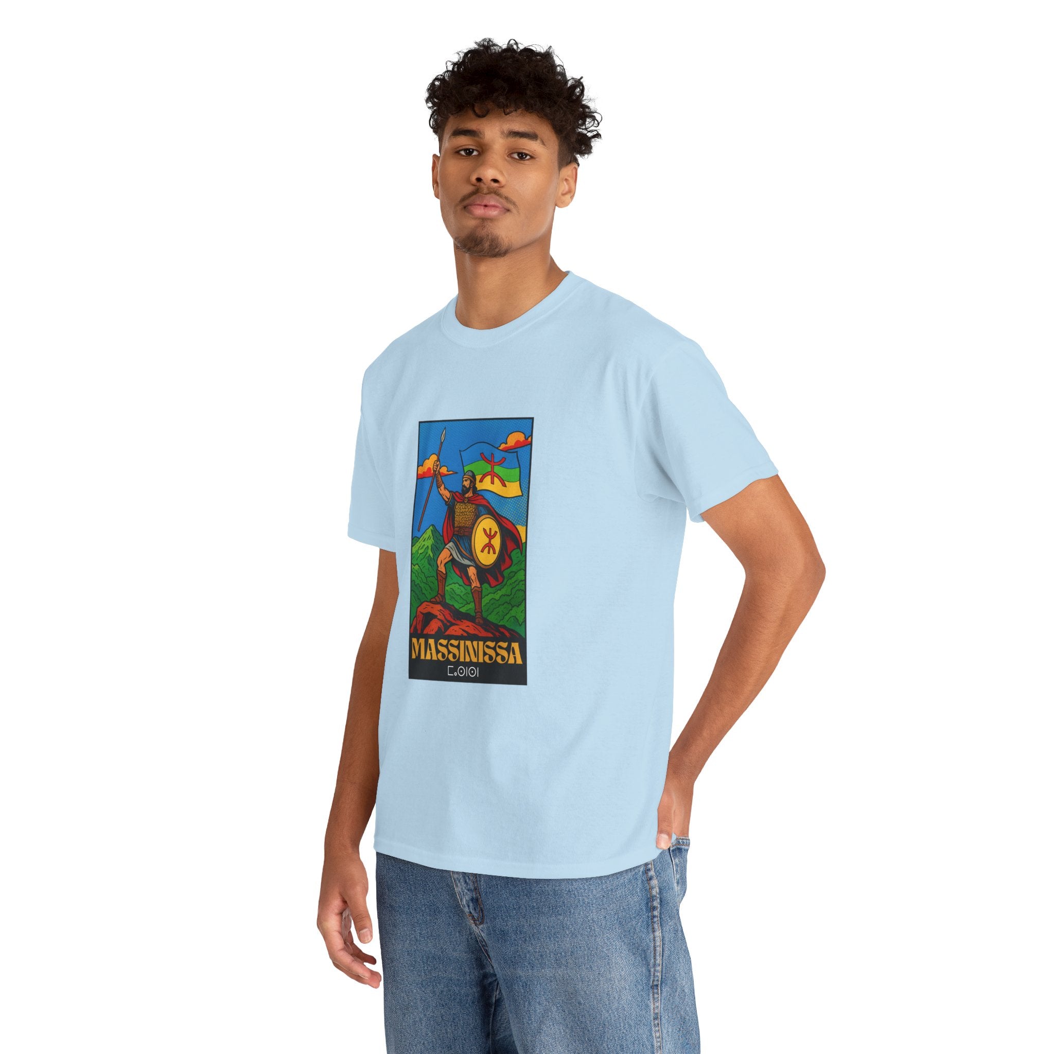 T-shirt Massinissa dans les Montagnes Kabyles – Histoire et Fierté