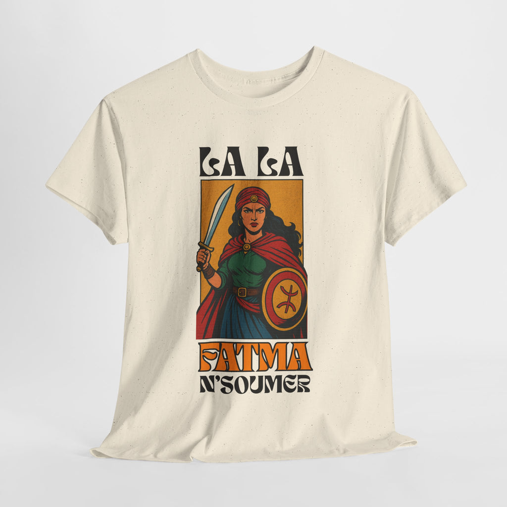 T-shirt Lalla Fatma N’Soumer – Héroïne Kabyle avec Épée et Bouclier