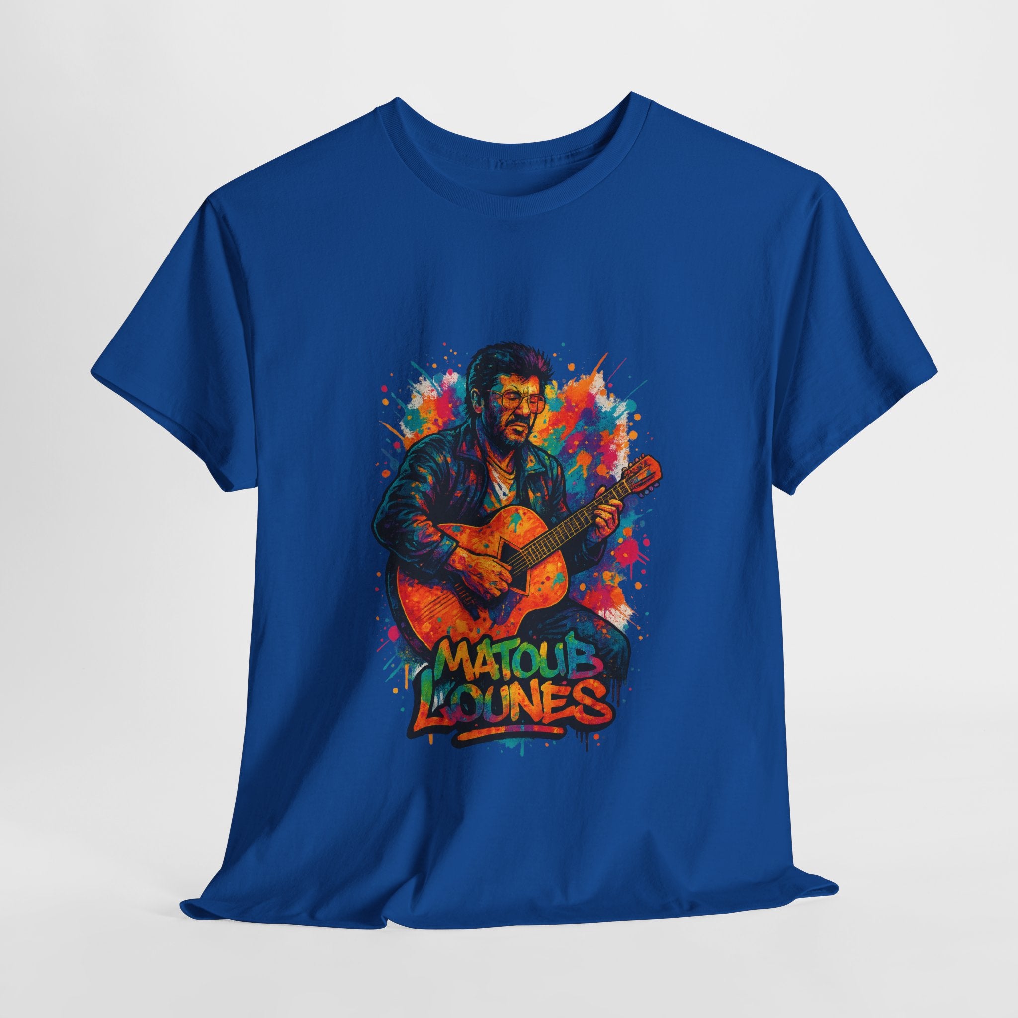 T-shirt Matoub Lounès – Portrait Graffiti avec Guitare sur Scène