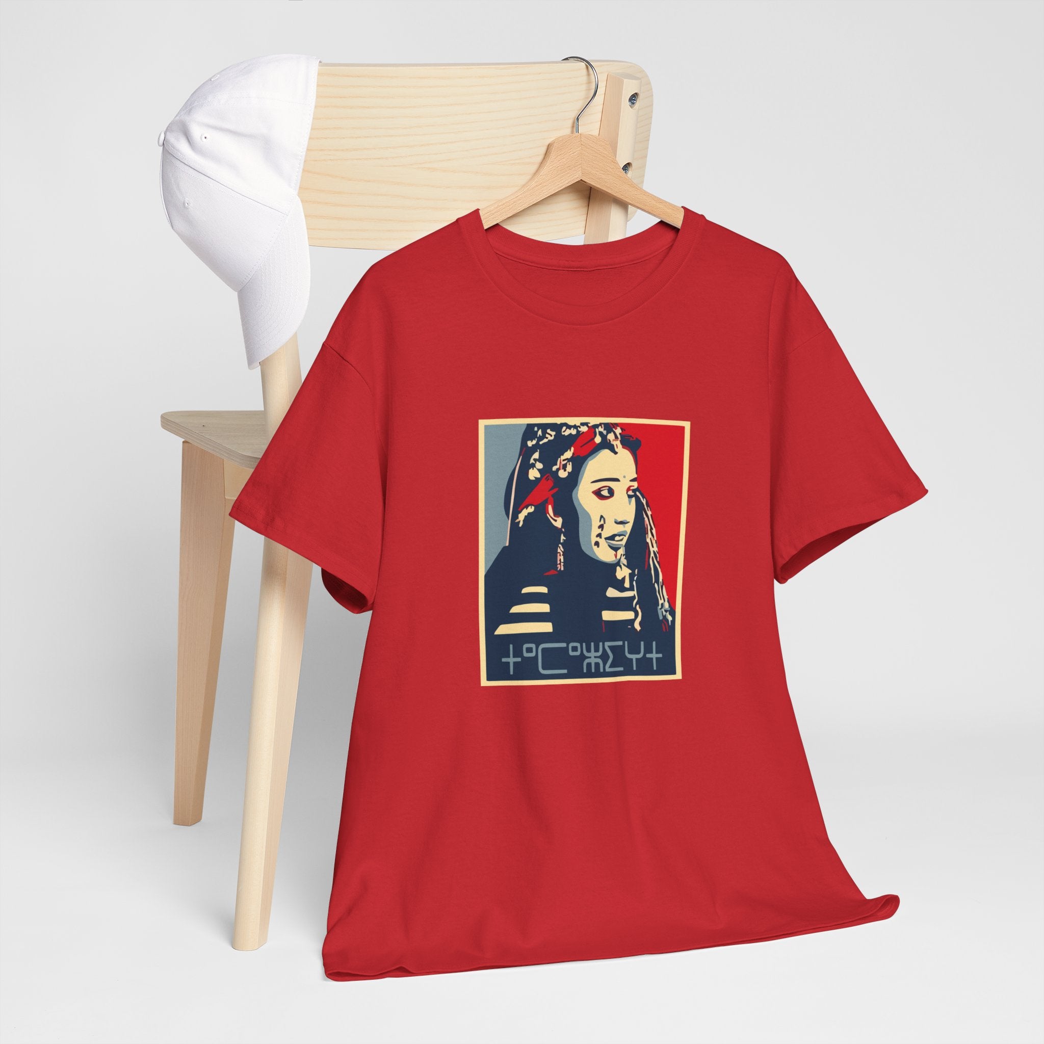 T-shirt Culture Amazighe – Portrait Pop Art d’une Femme Berbère