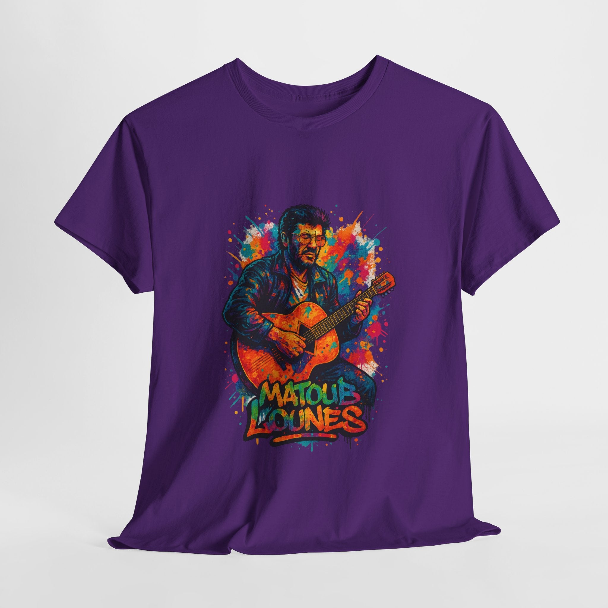 T-shirt Matoub Lounès – Portrait Graffiti avec Guitare sur Scène