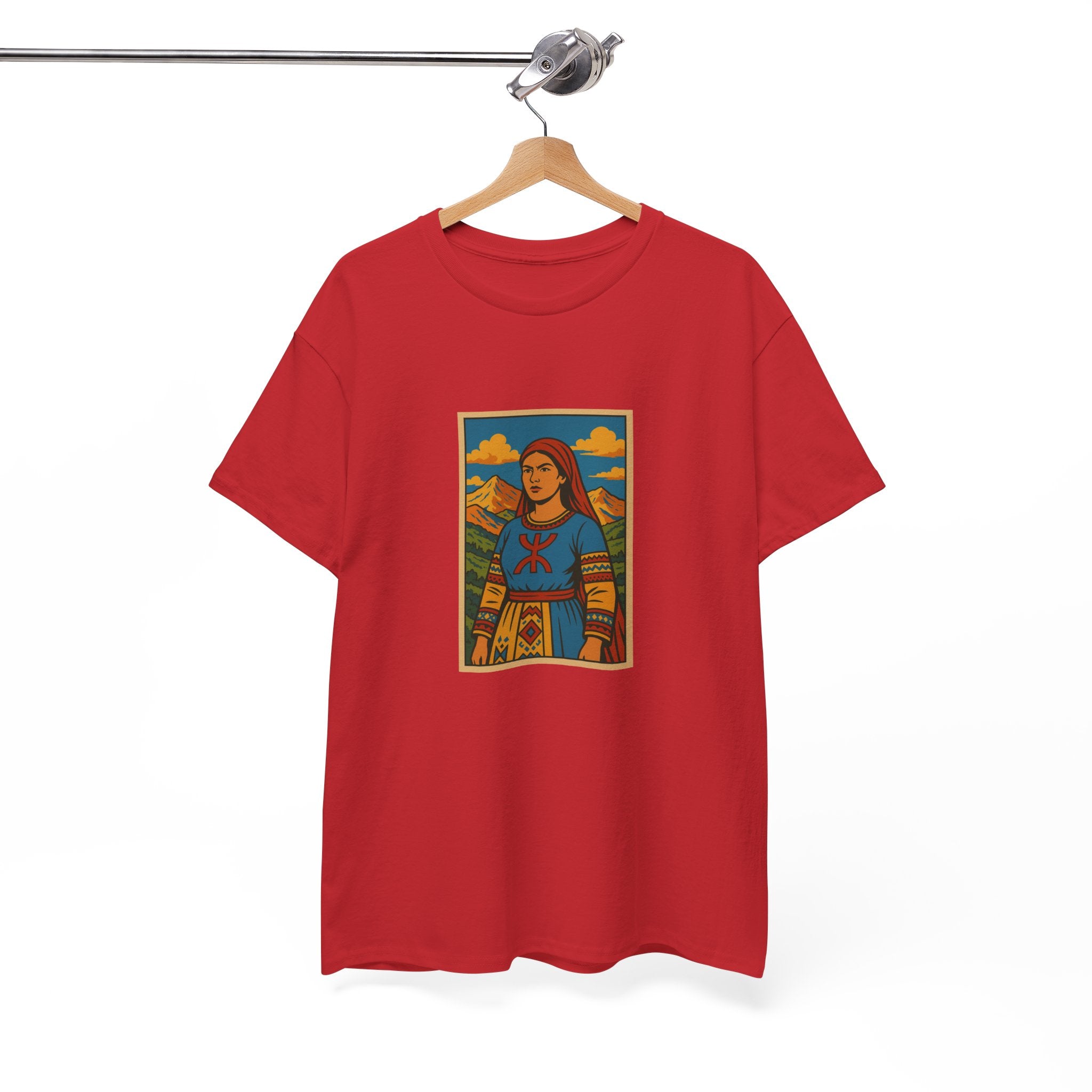 T-shirt Fatma N’Soumer – Robe Kabyle & Symbole Amazigh Yaz
